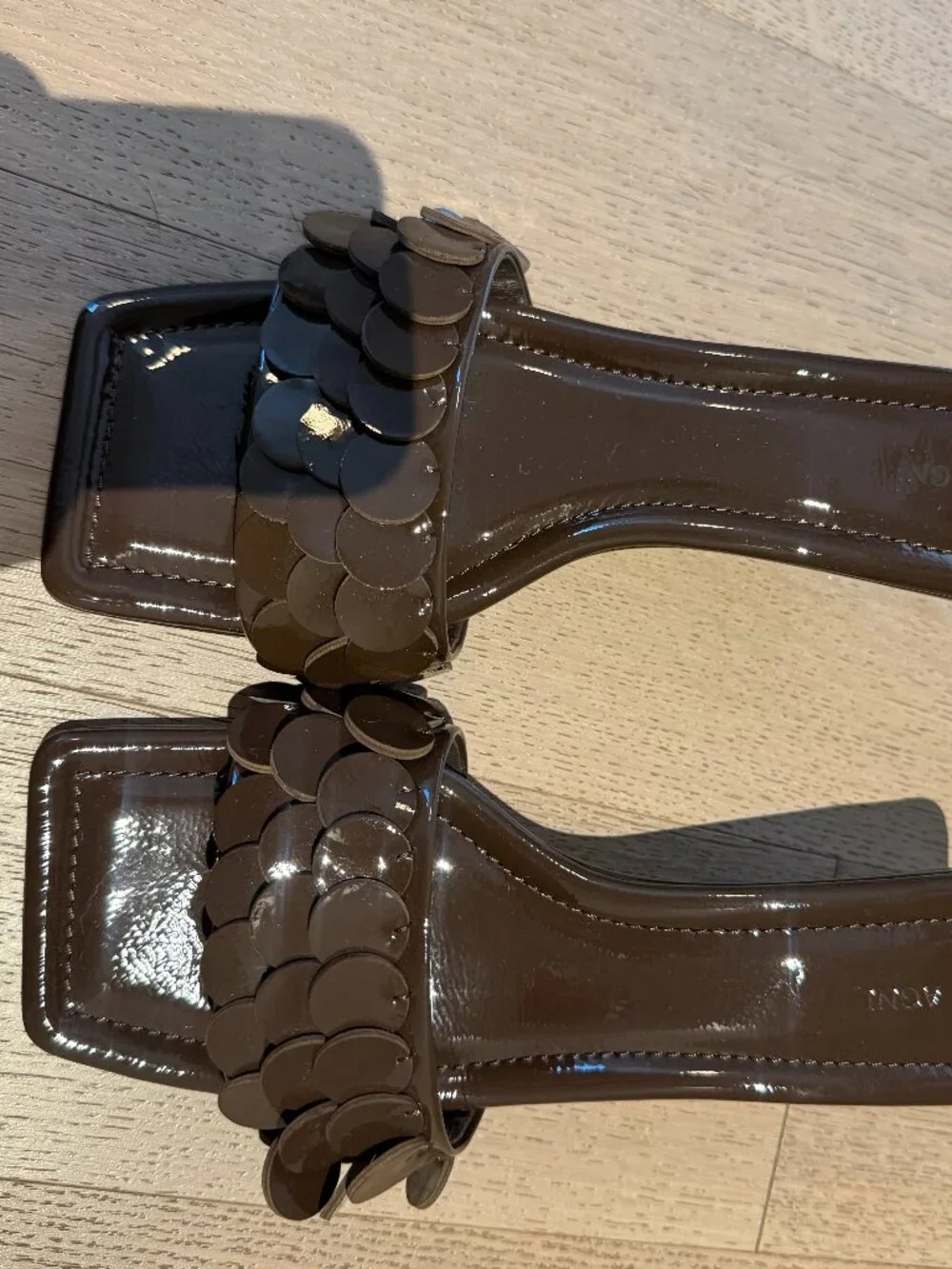 BRAND NEW NEVER WORN ST. AGNI Women's Paillette Kitten Heel